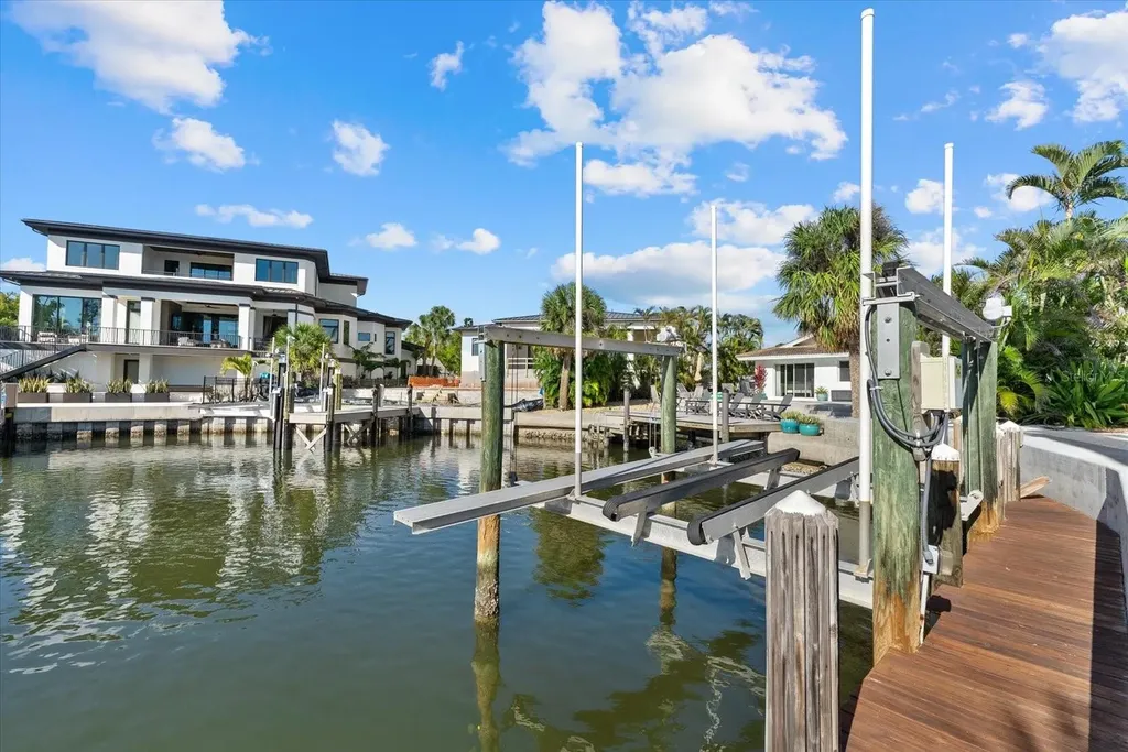 5448 Azure Way Sarasota FL 34242