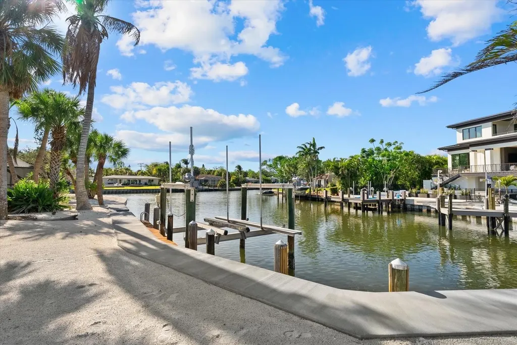 5448 Azure Way Sarasota FL 34242
