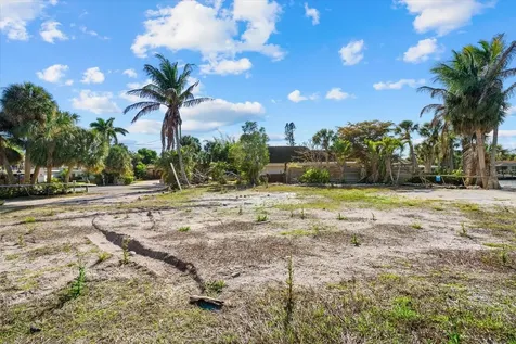 5448 Azure Way Sarasota FL 34242