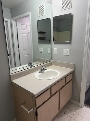 5467 Vineland Road Orlando FL 32811