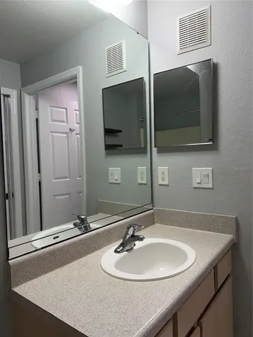 5467 Vineland Road Orlando FL 32811
