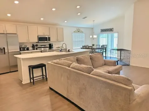 737 Daphne Drive Polk City FL 33868