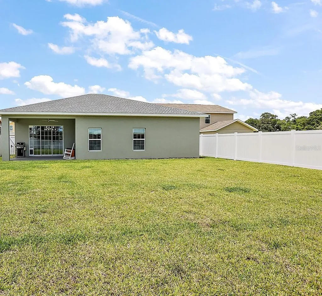 5035 NE 125th Loop Oxford FL 34484