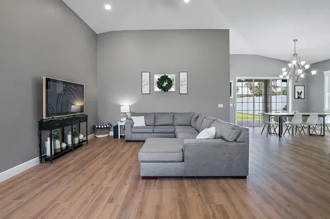 5035 NE 125th Loop Oxford FL 34484