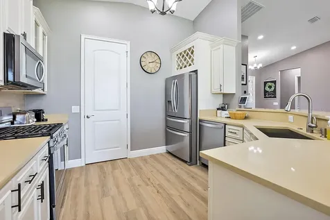 5035 NE 125th Loop Oxford FL 34484