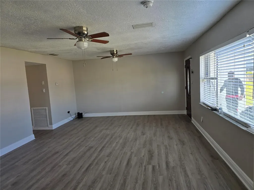 2538 W Hiawatha Street Tampa FL 33614