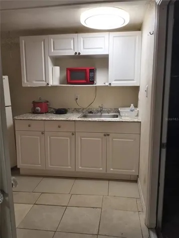 2538 W Hiawatha Street Tampa FL 33614