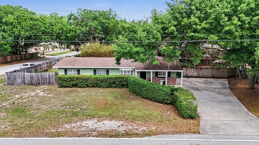 15402 Lake Magdalene Boulevard Tampa FL 33613