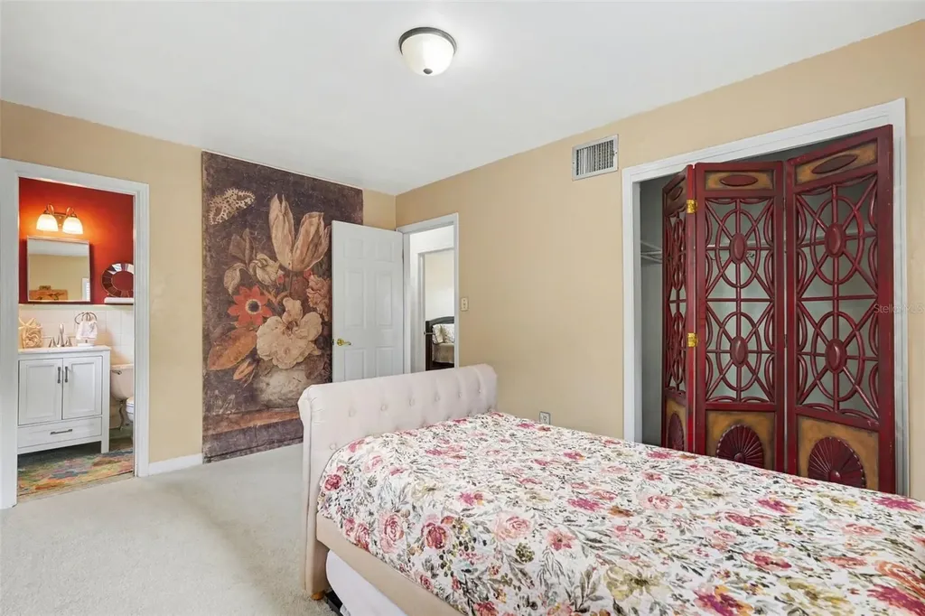 15402 Lake Magdalene Boulevard Tampa FL 33613