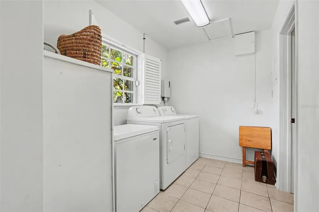 15402 Lake Magdalene Boulevard Tampa FL 33613