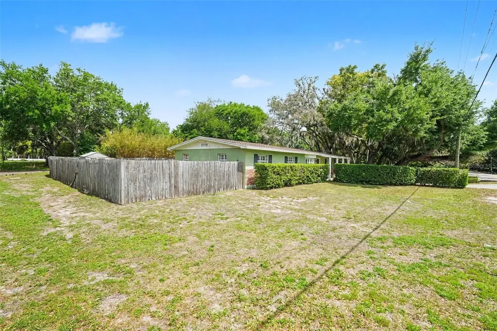 15402 Lake Magdalene Boulevard Tampa FL 33613