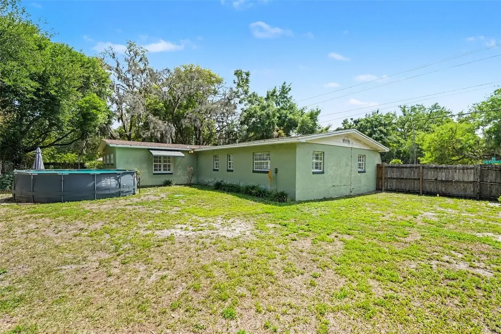 15402 Lake Magdalene Boulevard Tampa FL 33613
