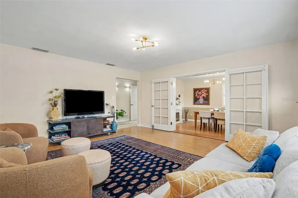 15402 Lake Magdalene Boulevard Tampa FL 33613