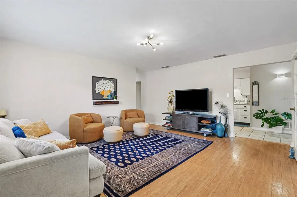 15402 Lake Magdalene Boulevard Tampa FL 33613