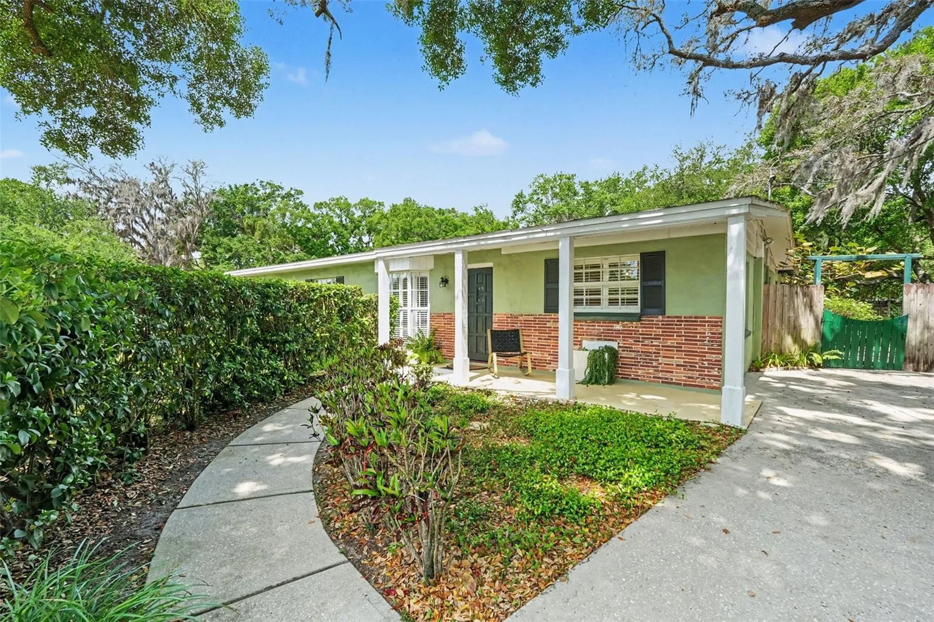 15402 Lake Magdalene Boulevard Tampa FL 33613
