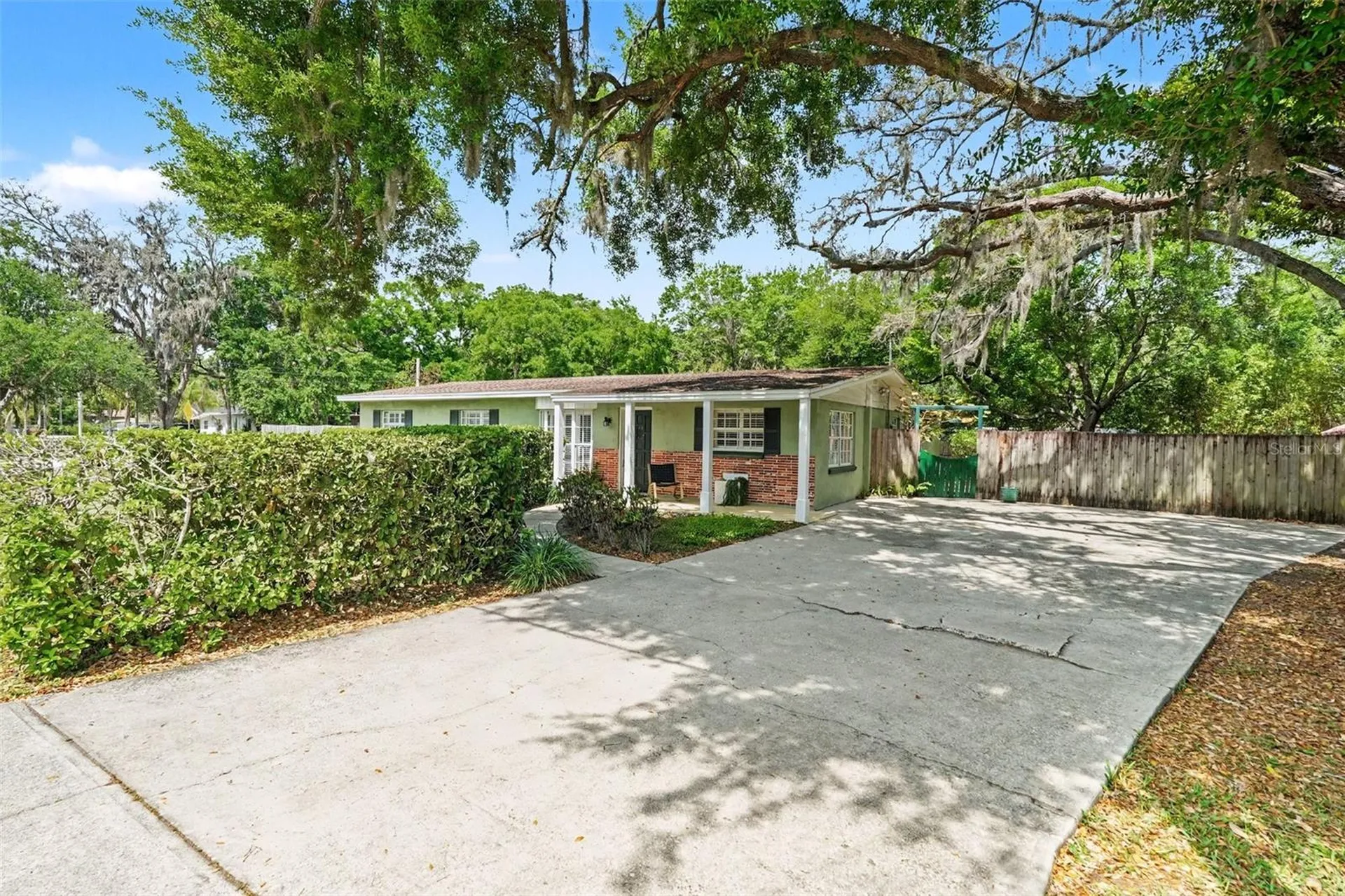 15402 Lake Magdalene Boulevard Tampa FL 33613