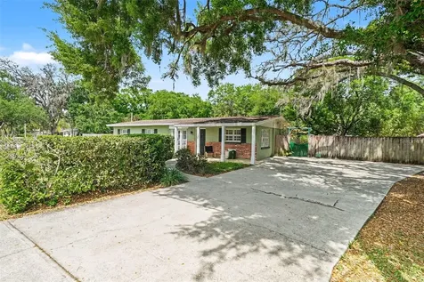 15402 Lake Magdalene Boulevard Tampa FL 33613