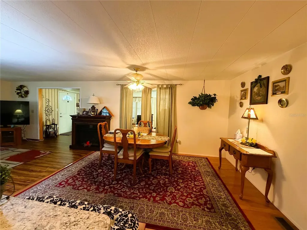 121 Azalea Trail Leesburg FL 34748
