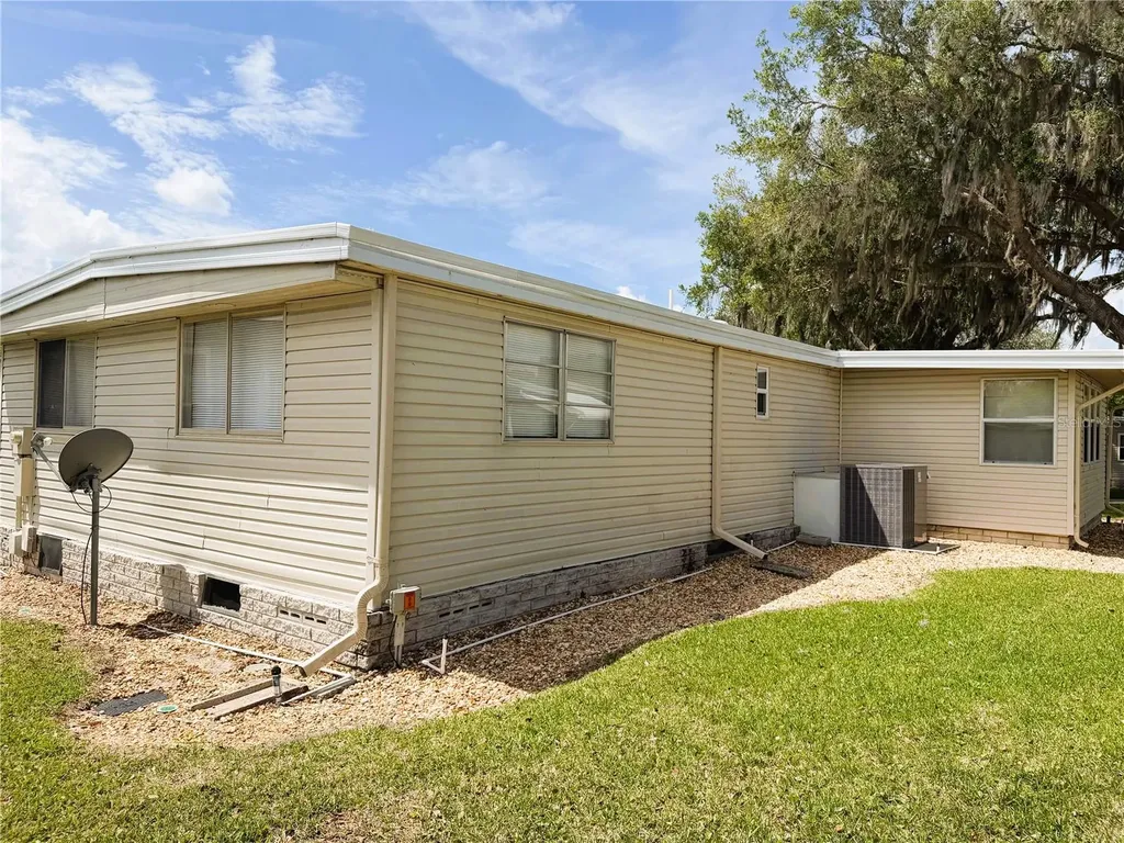 121 Azalea Trail Leesburg FL 34748