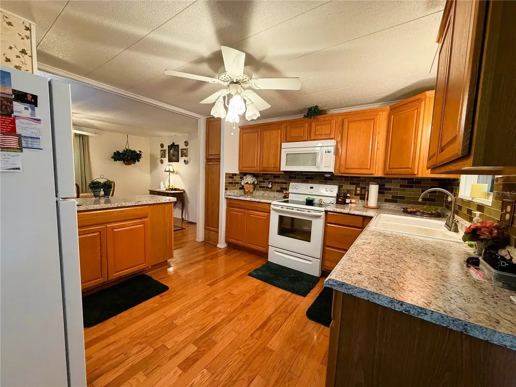 121 Azalea Trail Leesburg FL 34748