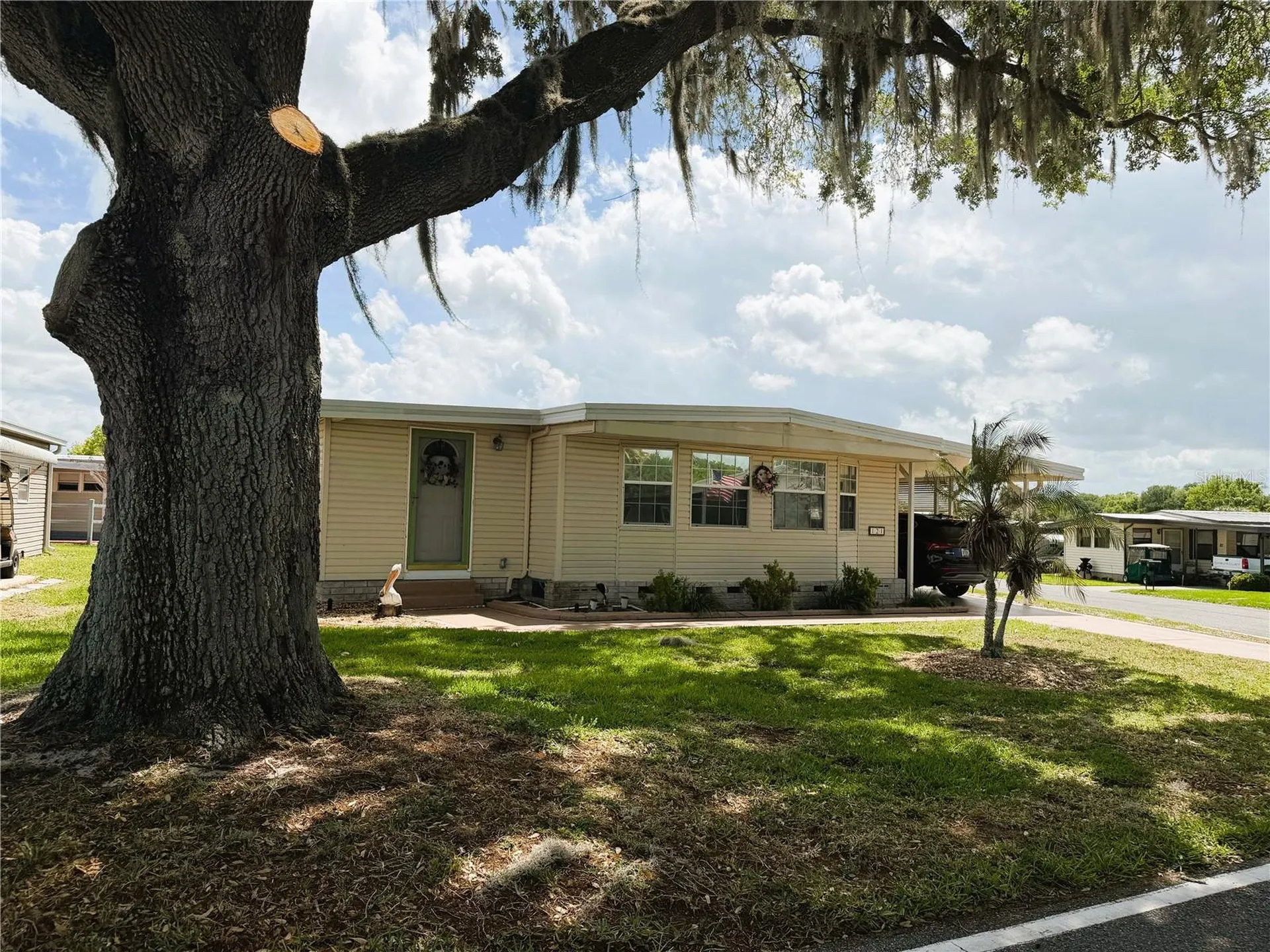 121 Azalea Trail Leesburg FL 34748