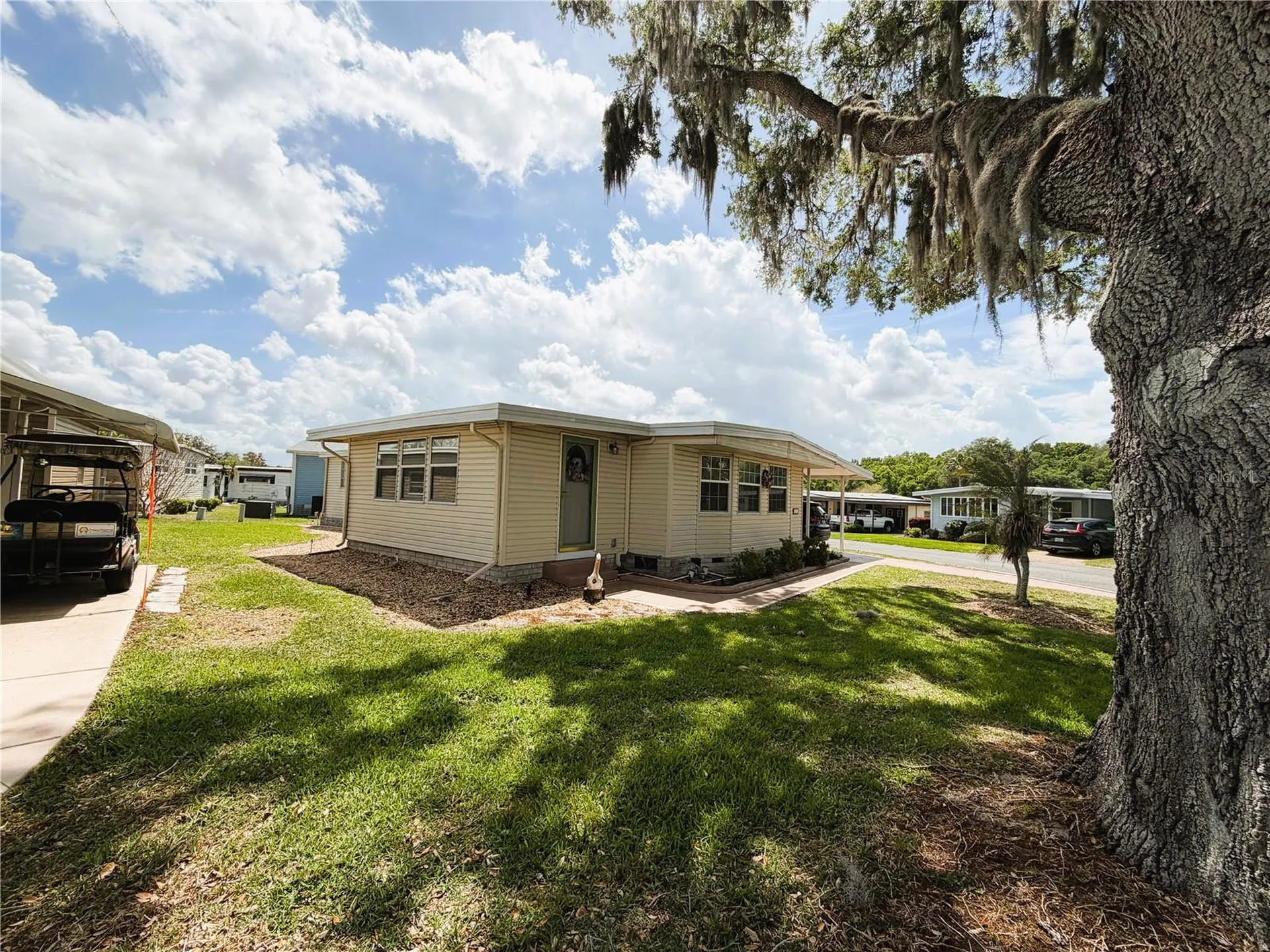 121 Azalea Trail Leesburg FL 34748