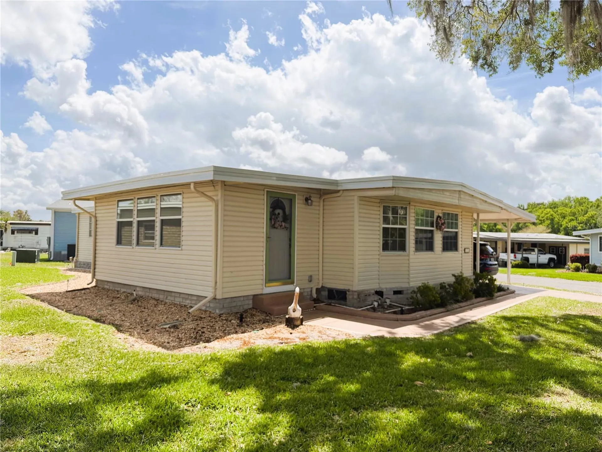 121 Azalea Trail Leesburg FL 34748