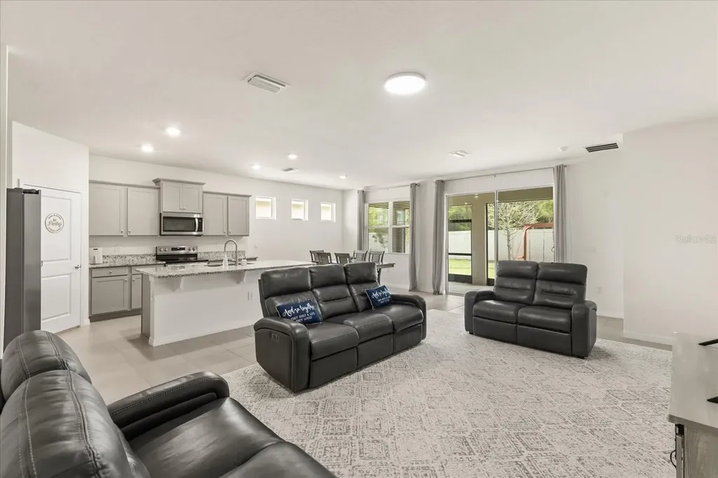 8324 Wheat Stone Drive Zephyrhills FL 33540