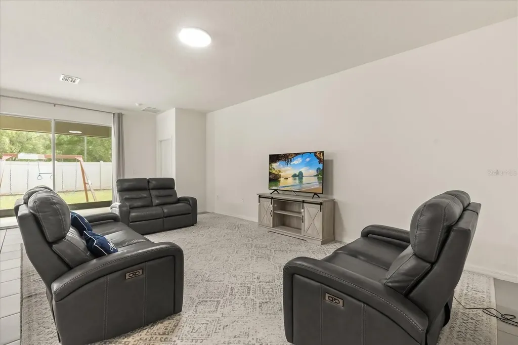 8324 Wheat Stone Drive Zephyrhills FL 33540