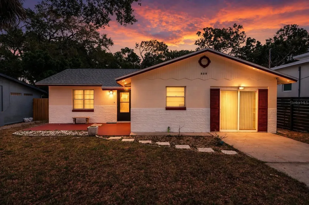 805 E 11th Avenue New Smyrna Beach FL 32169