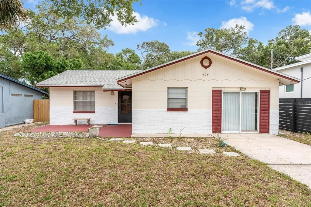 805 E 11th Avenue New Smyrna Beach FL 32169