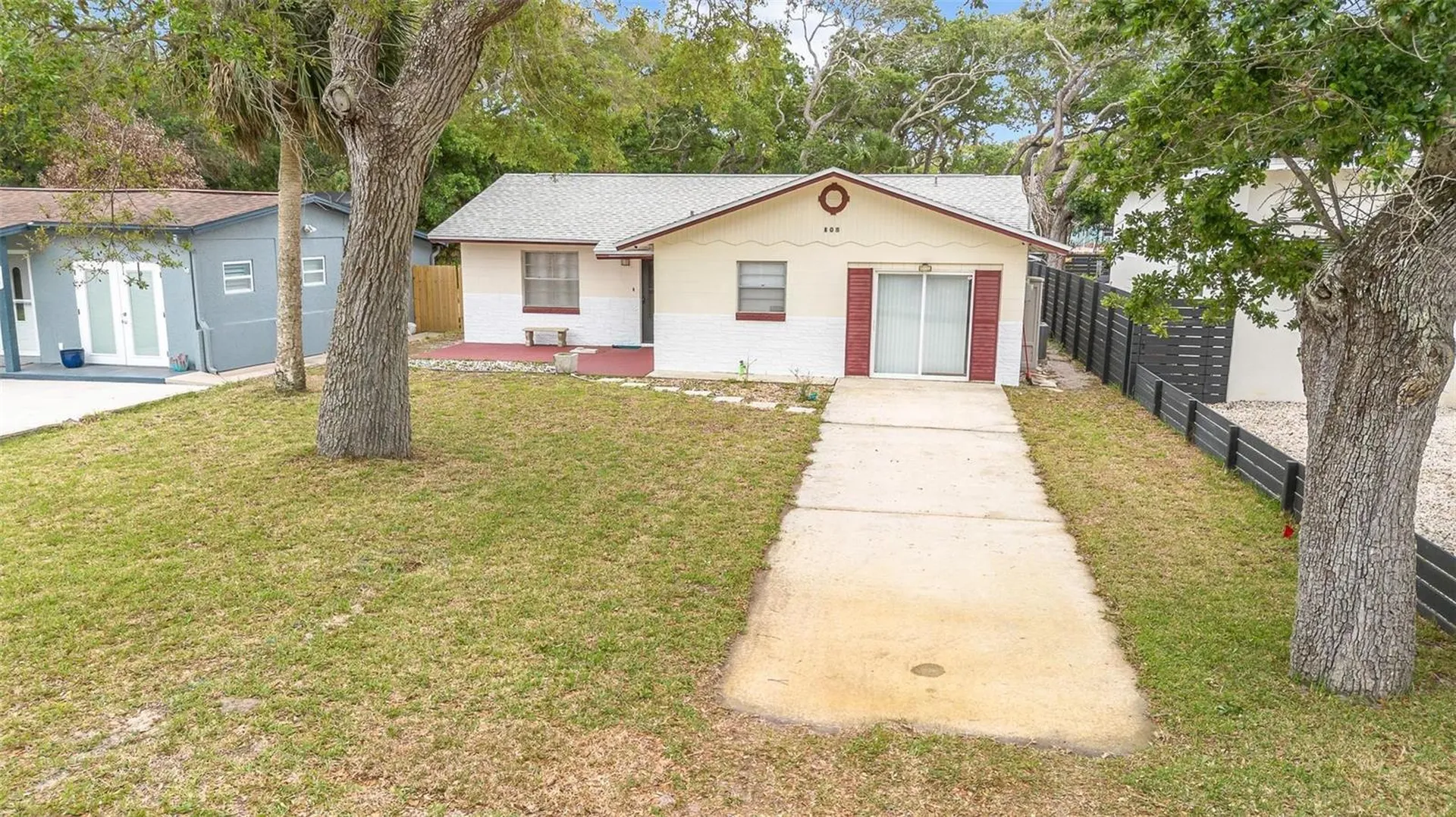 805 E 11th Avenue New Smyrna Beach FL 32169