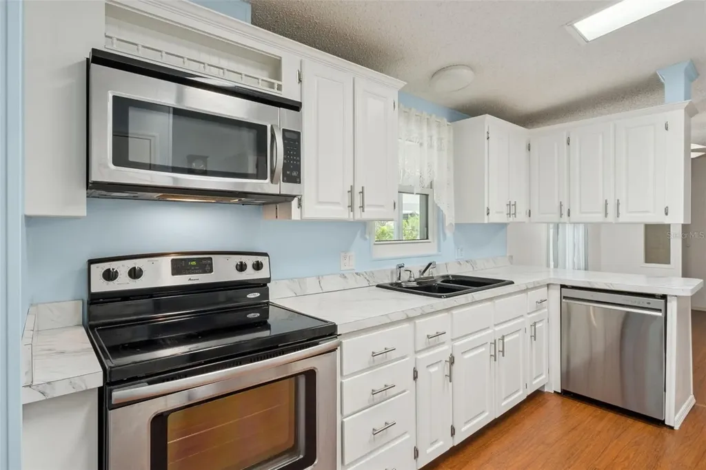 42 Maplehurst Avenue Debary FL 32713