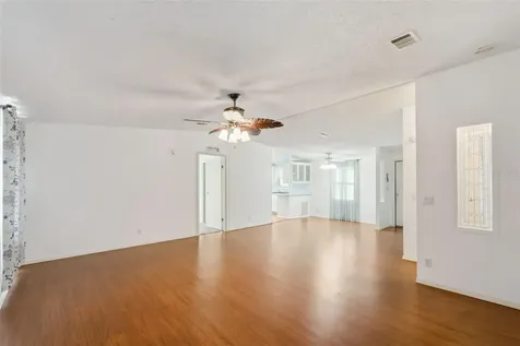 42 Maplehurst Avenue Debary FL 32713