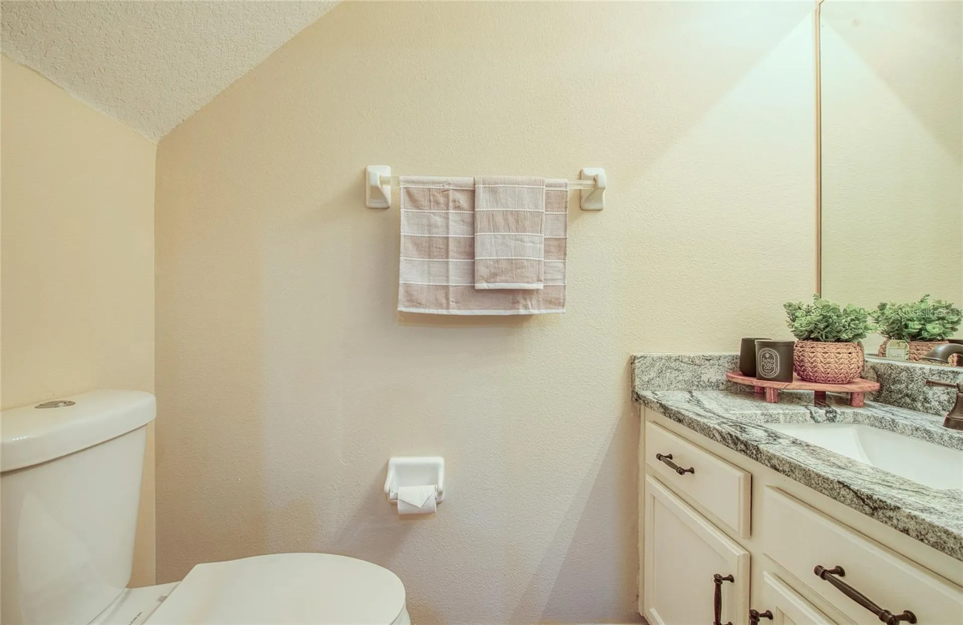 648 Spring Lake Circle Tarpon Springs FL 34688