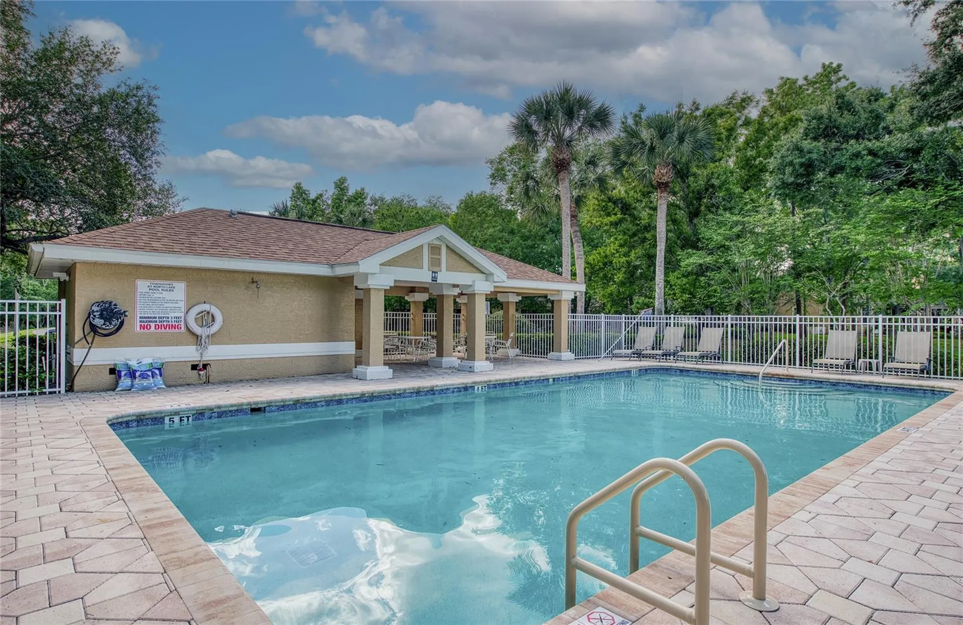 648 Spring Lake Circle Tarpon Springs FL 34688