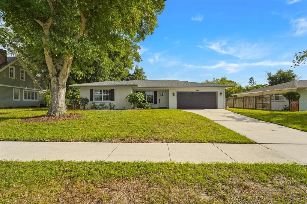 7746 Westmoreland Drive Sarasota FL 34243