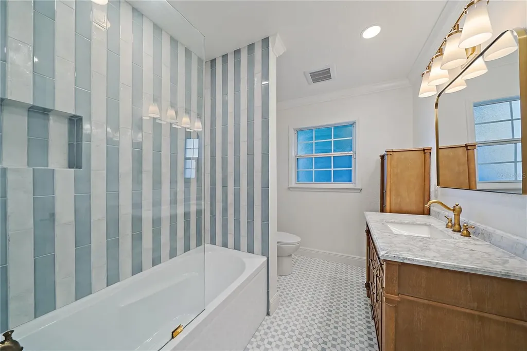 7746 Westmoreland Drive Sarasota FL 34243
