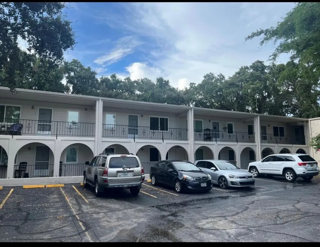 2319 W Bristol Avenue Tampa FL 33609