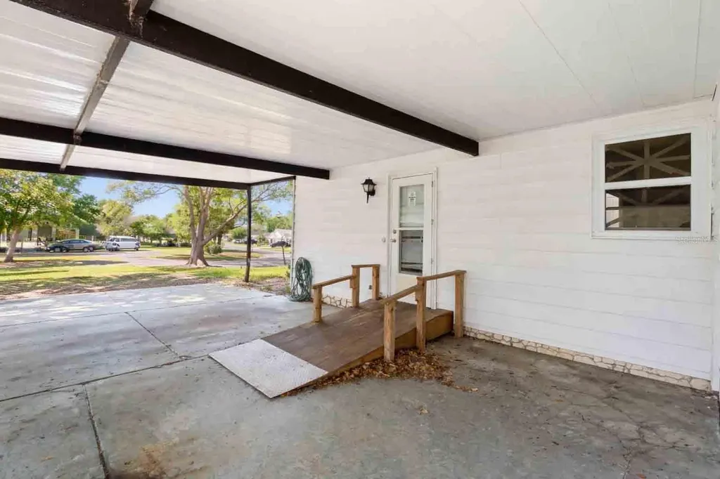 1763 W Schwartz Boulevard Lady Lake FL 32159