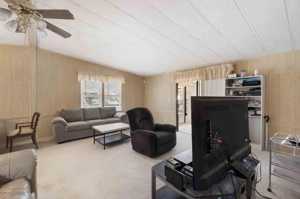 1763 W Schwartz Boulevard Lady Lake FL 32159