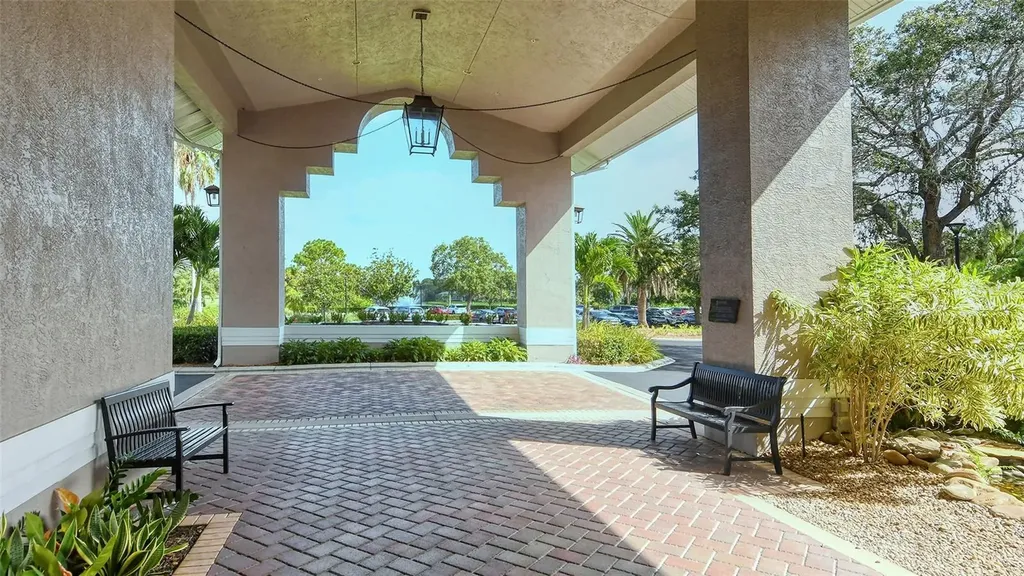 9630 Club South Circle Sarasota FL 34238