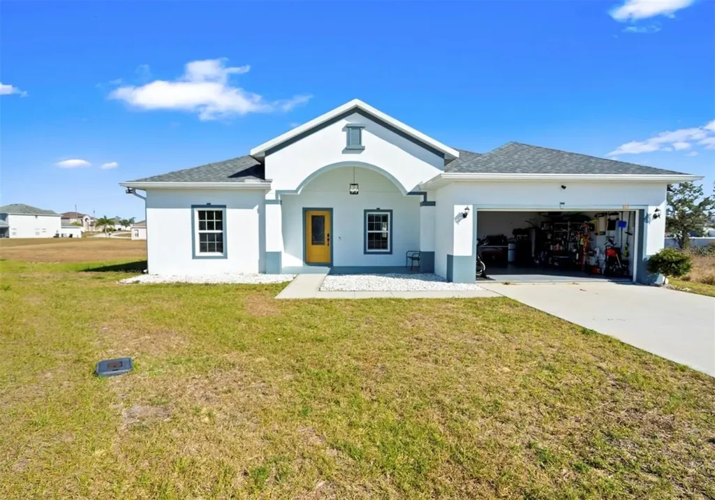 817 Desmoines Place Kissimmee FL 34759