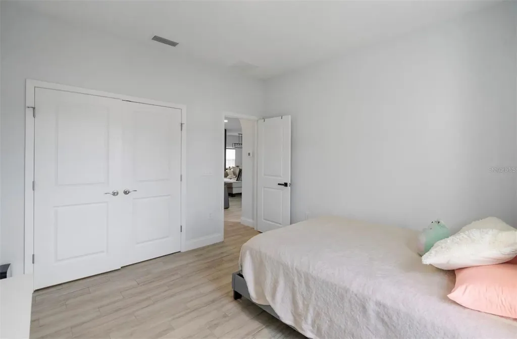 817 Desmoines Place Kissimmee FL 34759