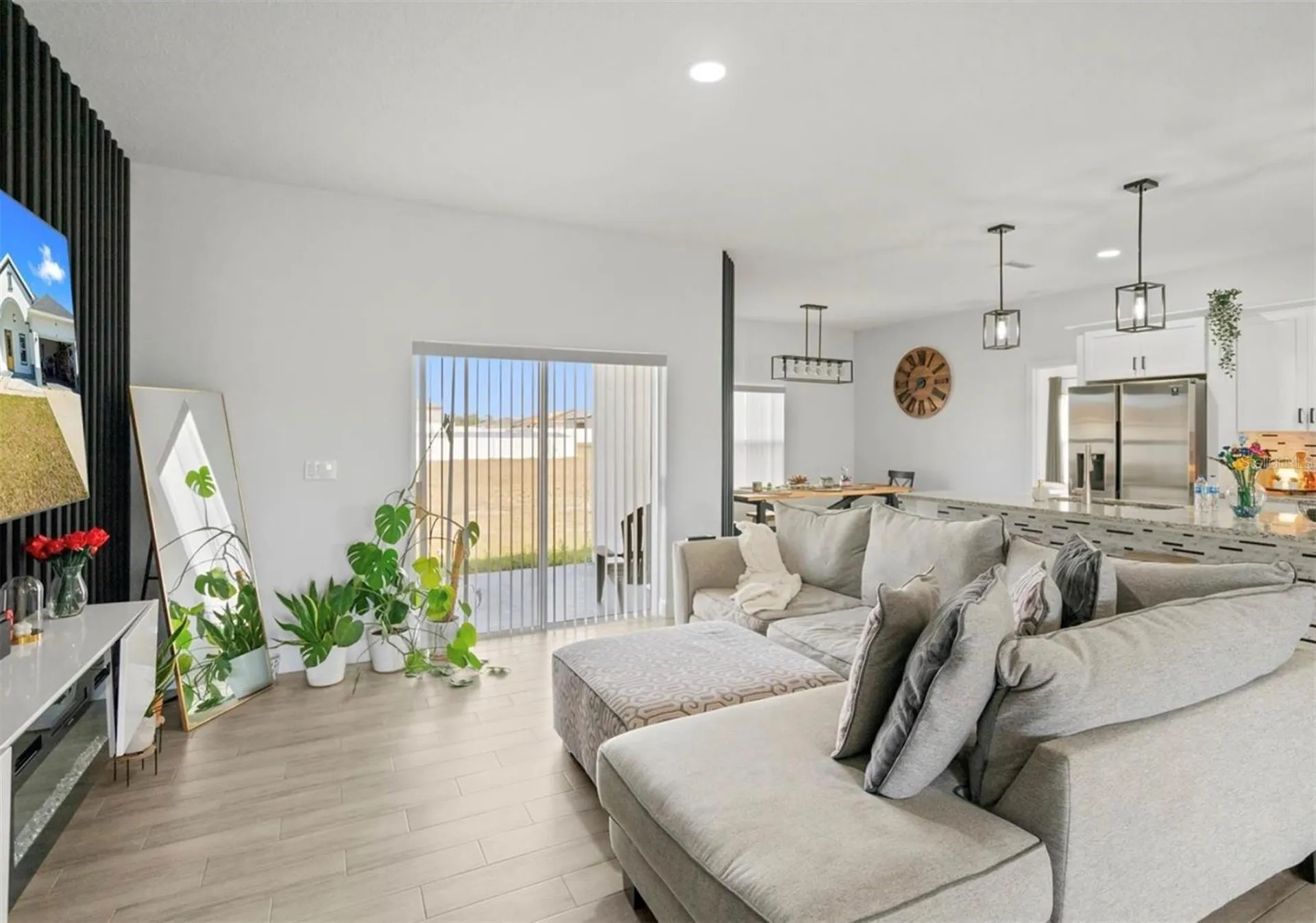 817 Desmoines Place Kissimmee FL 34759