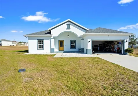 817 Desmoines Place Kissimmee FL 34759