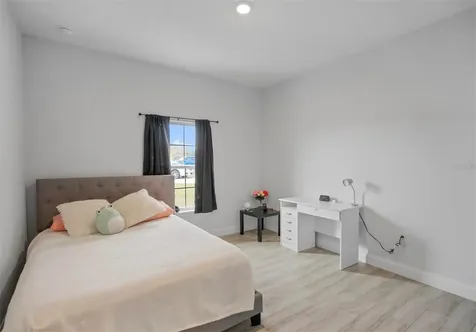 817 Desmoines Place Kissimmee FL 34759