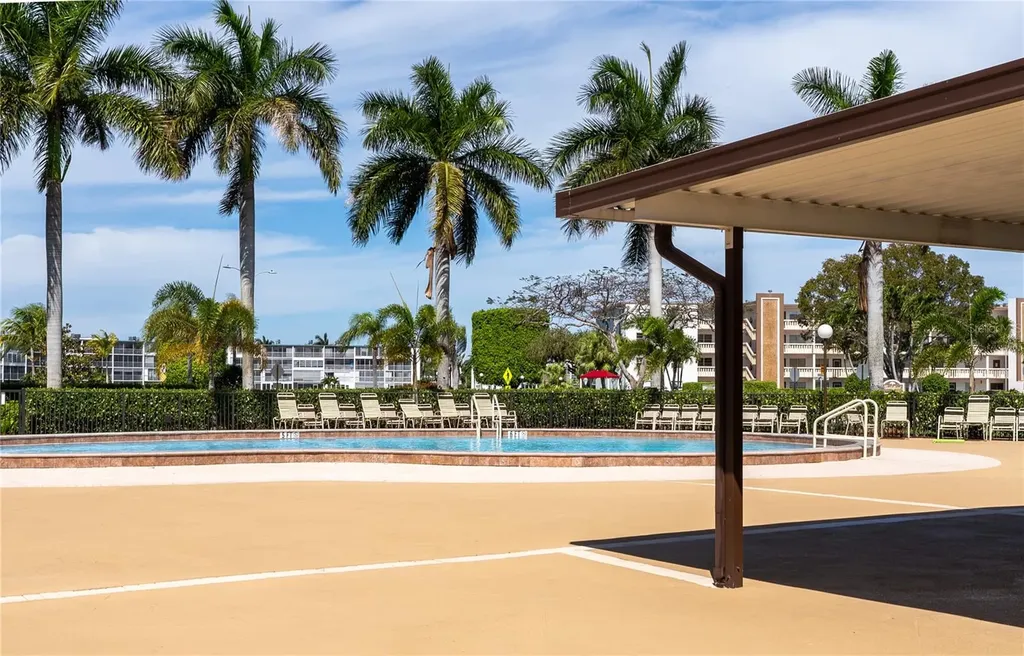 592 Fanshaw O Boca Raton FL 33434