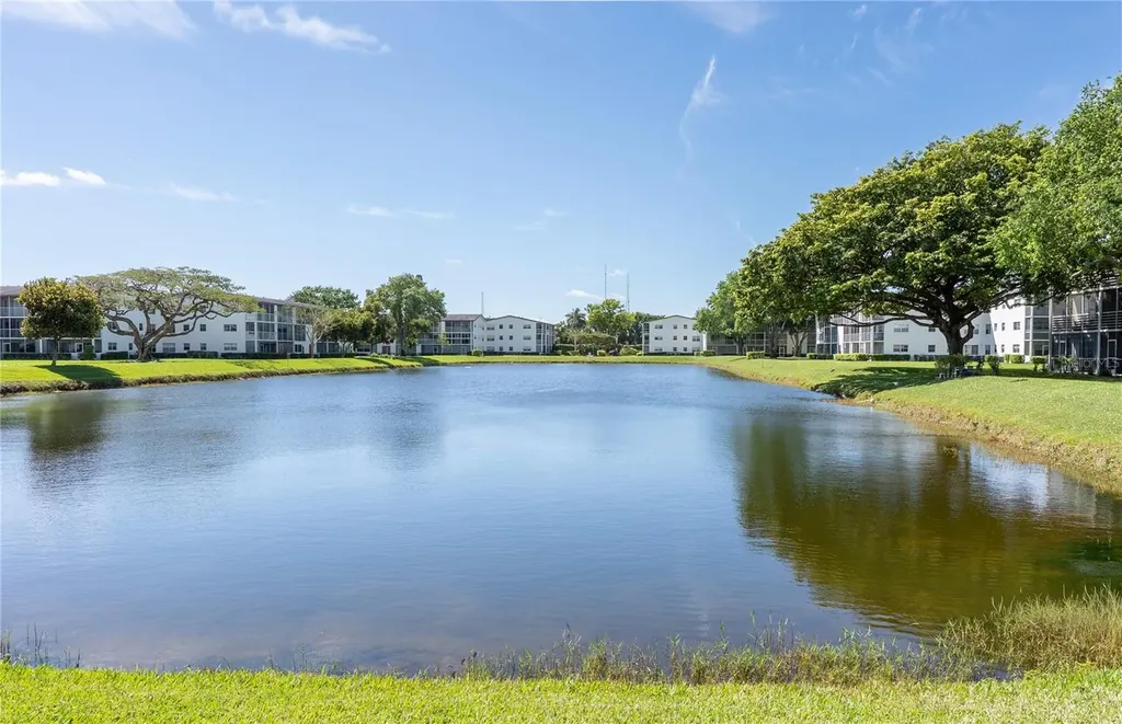 592 Fanshaw O Boca Raton FL 33434
