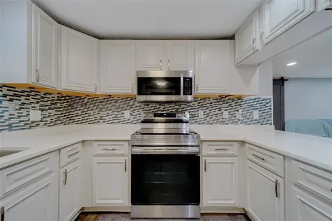 7849 86th Way N Seminole FL 33777